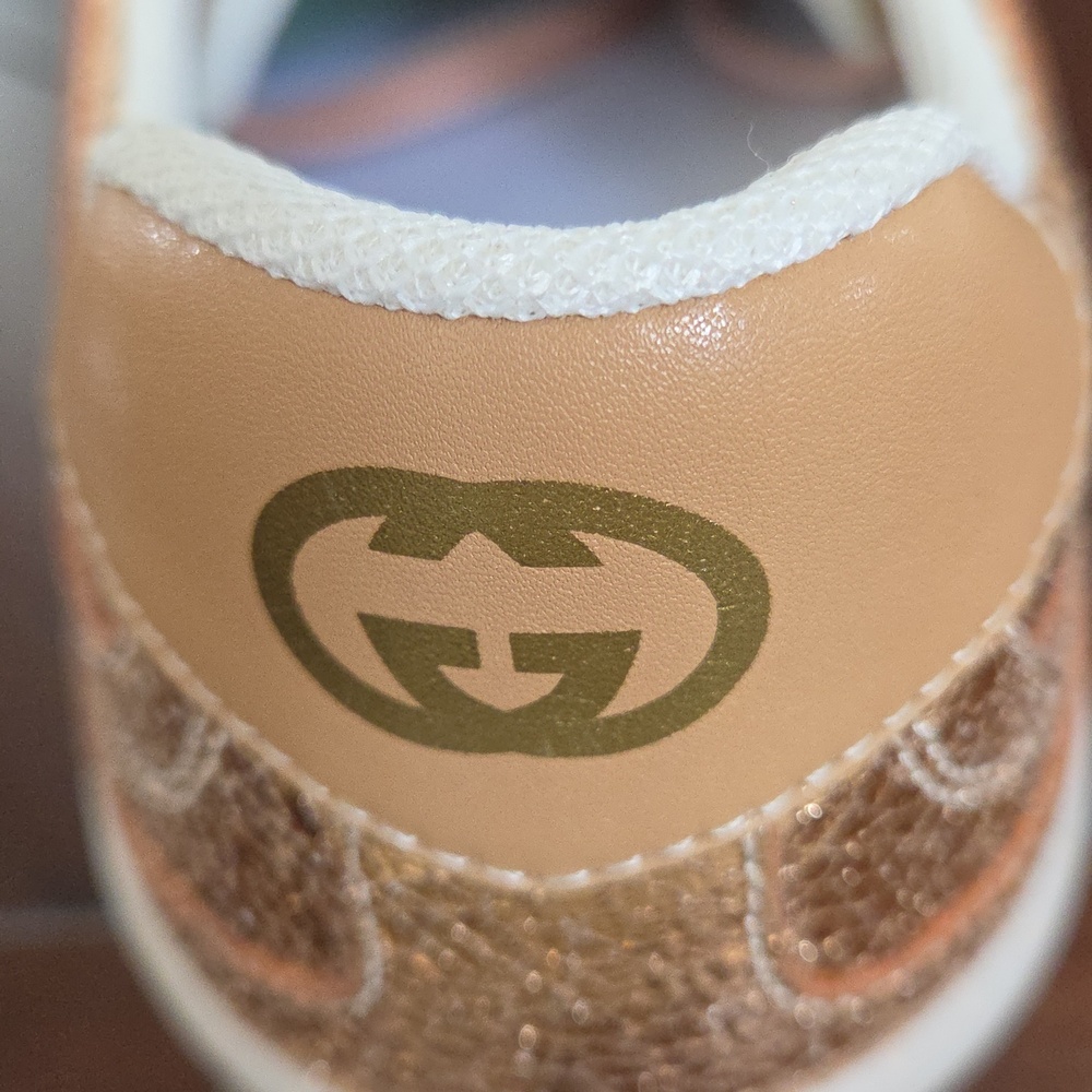 Gucci Women’s Gold Leather Sneaker with Pink & Mint Laces - Picture 5 of 10